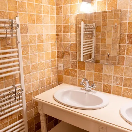 Maison Sablaise Face A La Grande Parking بيت للعطل