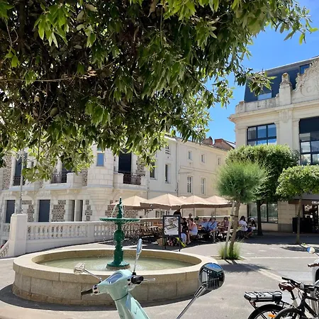 Casa de Férias Maison Sablaise Face à La Grande Parking