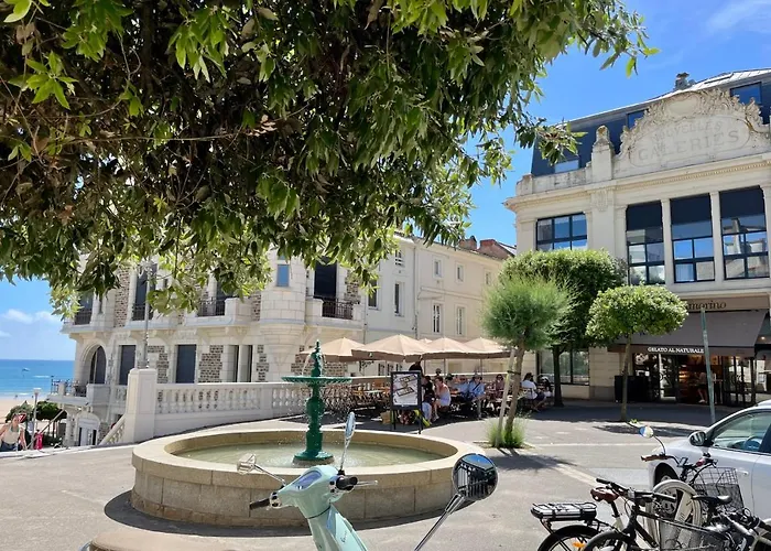 Maison Sablaise Face A La Grande Parking 펜션 *