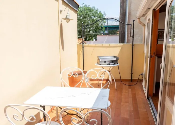 Maison Sablaise Face A La Grande Parking