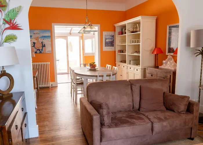 Semesterbostad Maison Sablaise Face A La Grande Parking