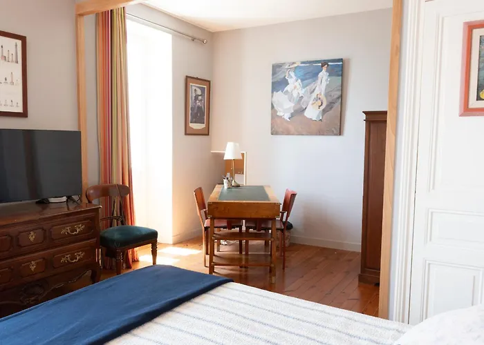 Semesterbostad Maison Sablaise Face A La Grande Parking *